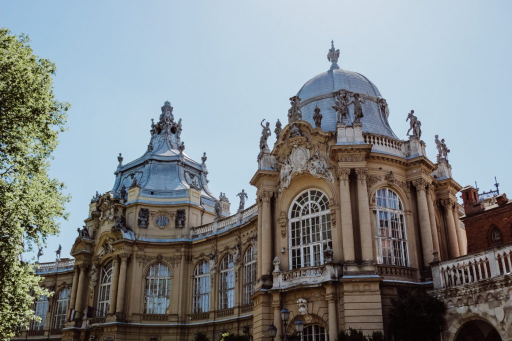 Plaza-de-los-héroes-Budapest